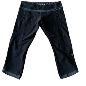 MPG Capris Leggings